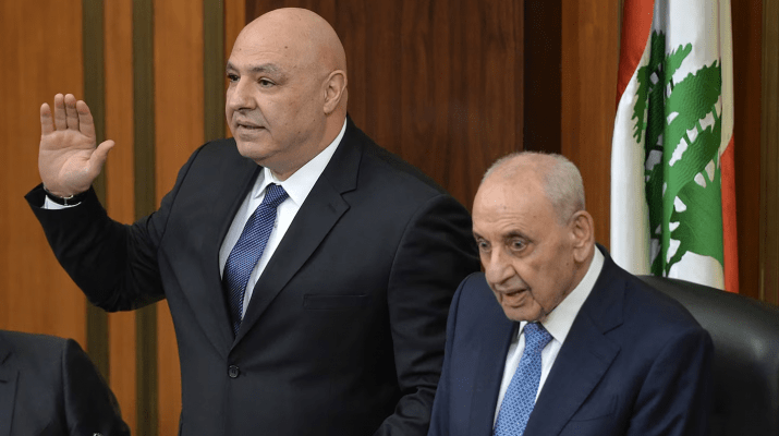 A la izquierda, el nuevo presidente de la República de Líbano a Joseph Aoun. (WAEL HAMZEH/EFE)